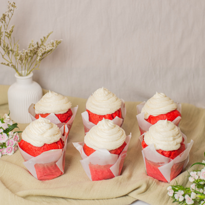 Muffins de vainilla con corazon de nutella y frosting