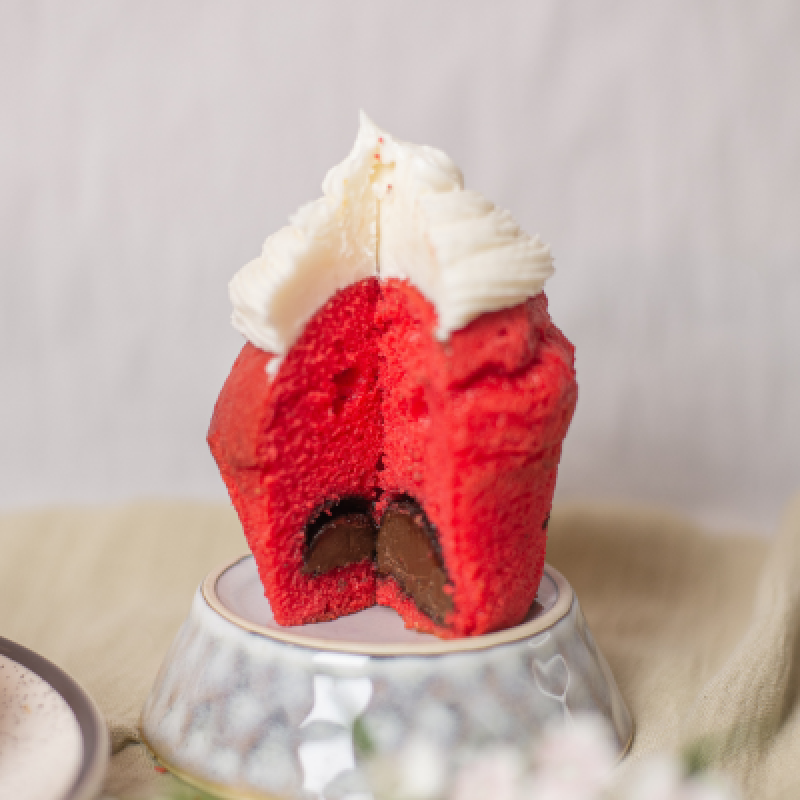 Muffins de vainilla con corazon de nutella y frosting